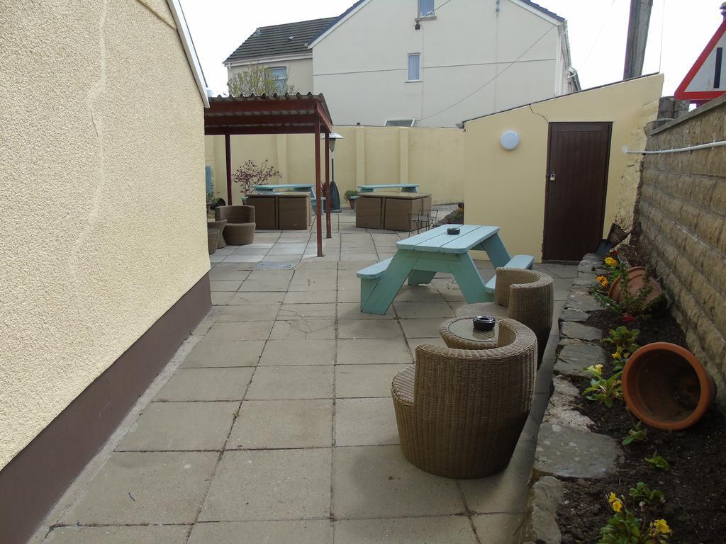 The Pembrey Country Inn Екстер'єр фото