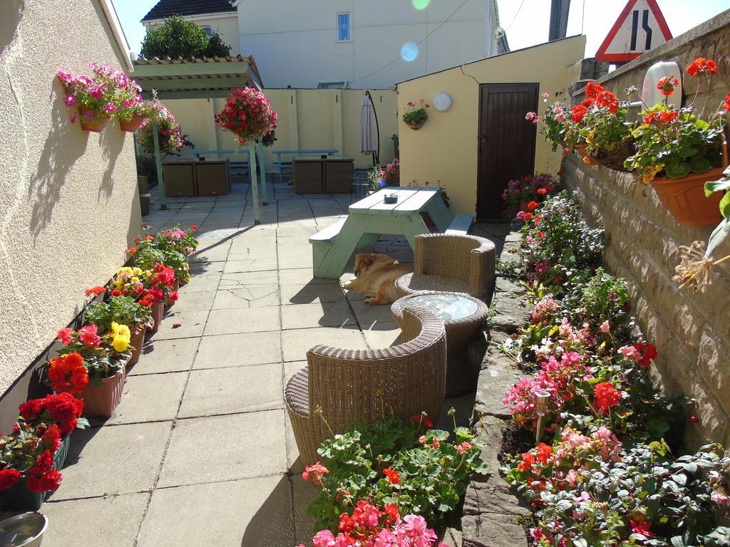 The Pembrey Country Inn Екстер'єр фото