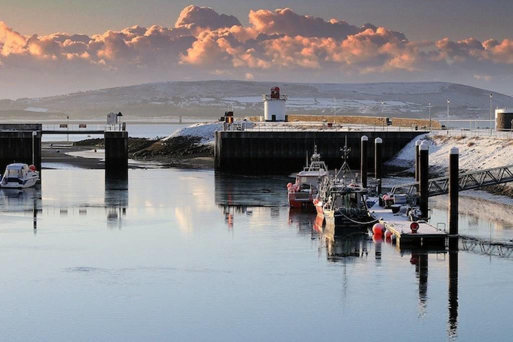The Pembrey Country Inn Екстер'єр фото